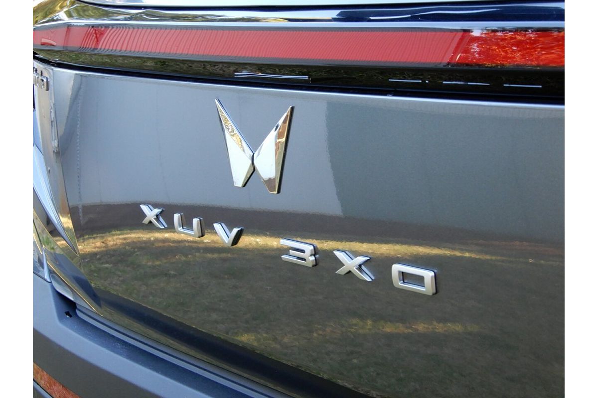 2025 Mahindra XUV 3XO AX7L
