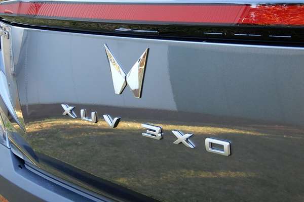 2025 Mahindra XUV 3XO AX7L