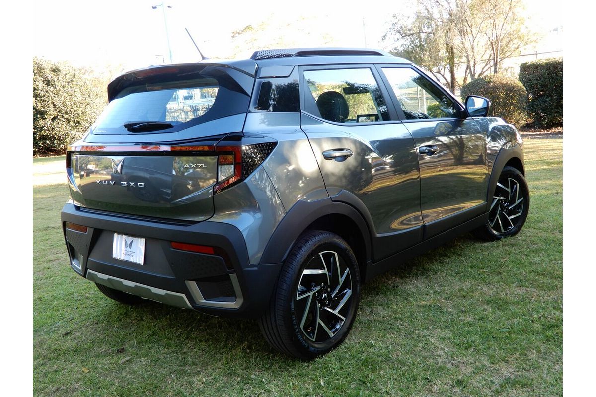 2025 Mahindra XUV 3XO AX7L