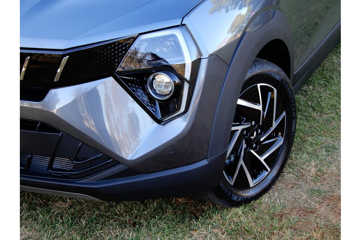 2025 Mahindra XUV 3XO AX7L