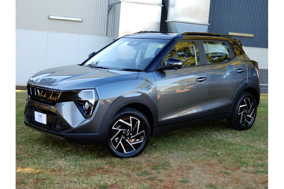 2025 Mahindra XUV 3XO AX7L