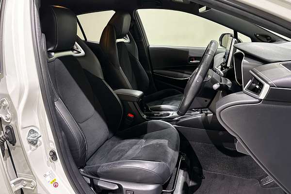 2019 Toyota Corolla ZR Hybrid ZWE211R
