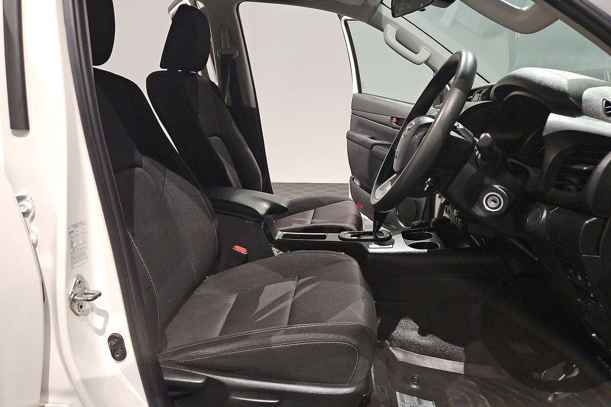 2020 Toyota Hilux SR GUN126R 4X4