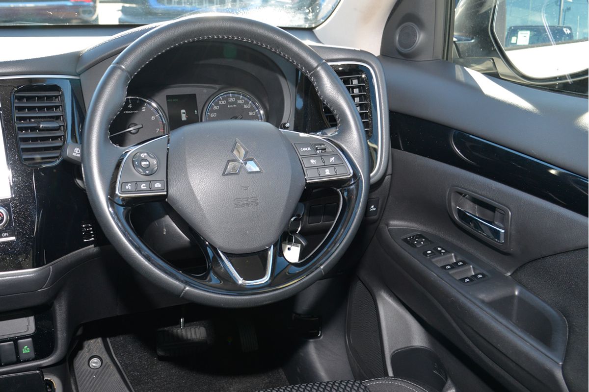 2020 Mitsubishi Outlander ES ZL