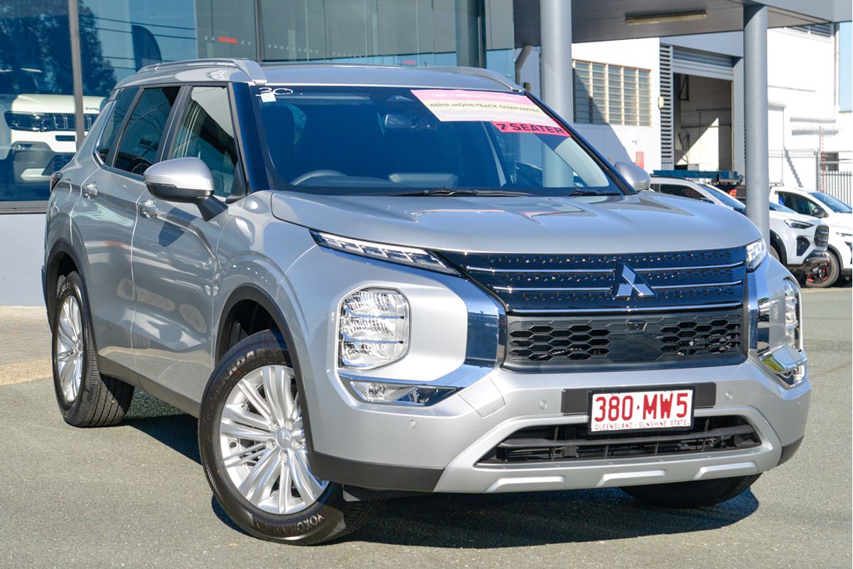 2024 Mitsubishi Outlander LS ZM