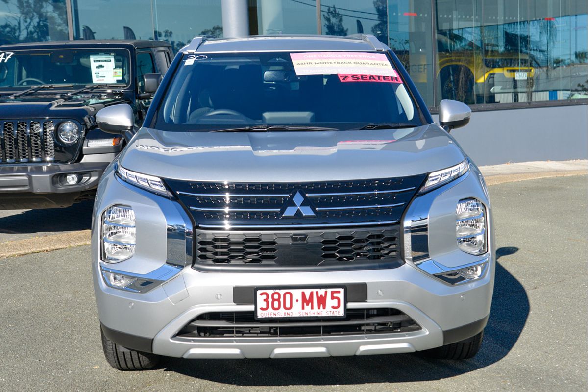 2024 Mitsubishi Outlander LS ZM
