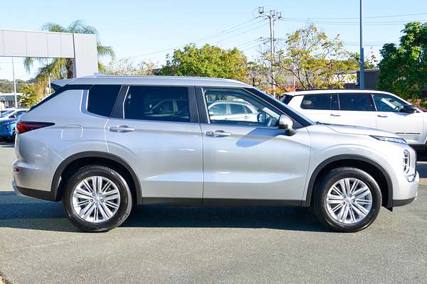 2024 Mitsubishi Outlander LS ZM