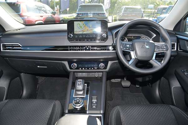 2024 Mitsubishi Outlander LS ZM