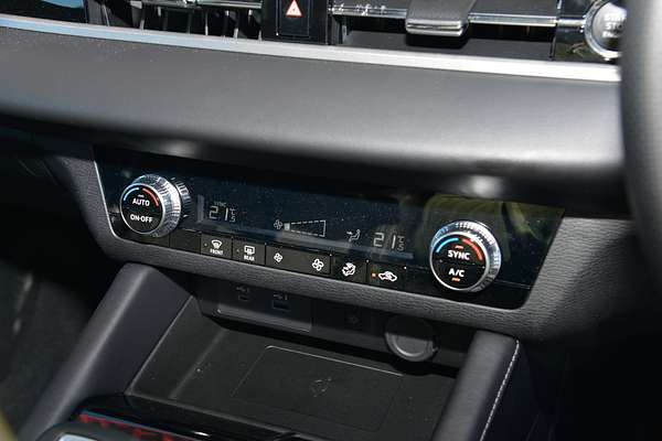 2024 Mitsubishi Outlander LS ZM