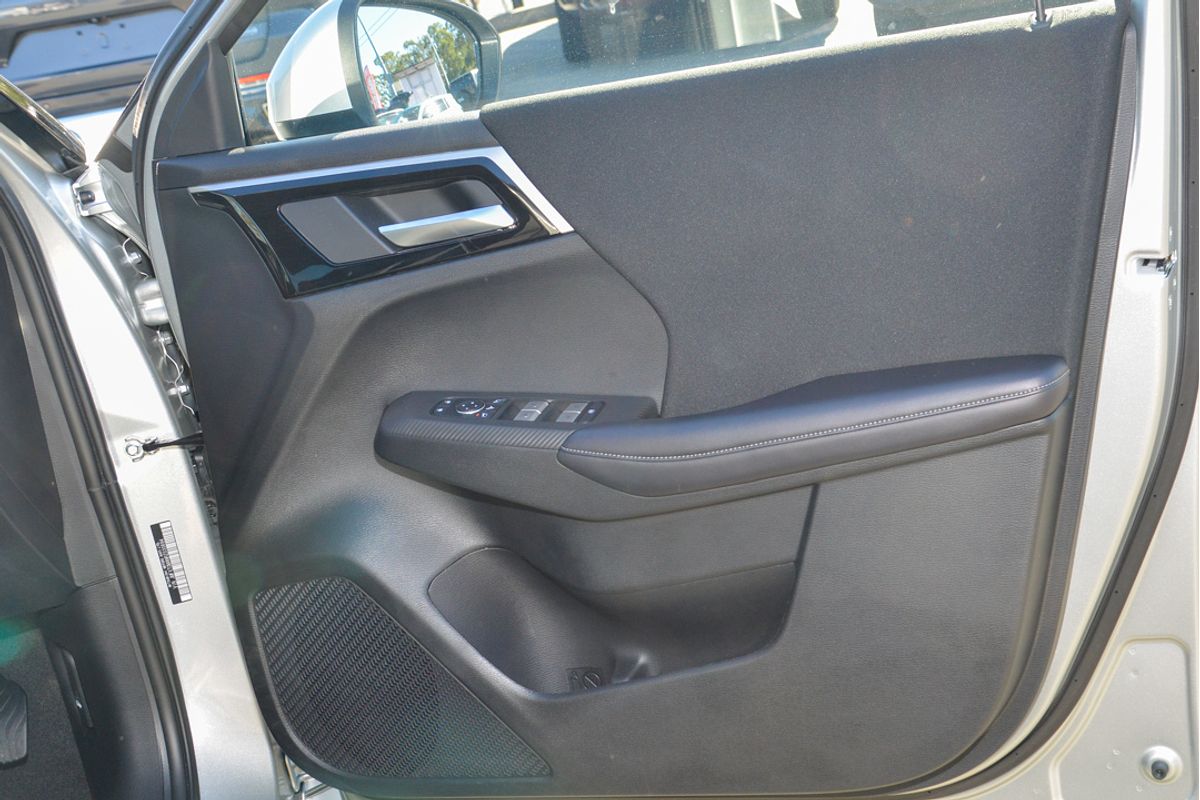 2024 Mitsubishi Outlander LS ZM