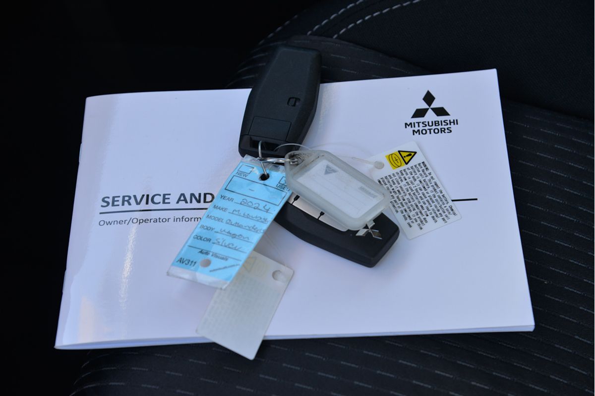 2024 Mitsubishi Outlander LS ZM