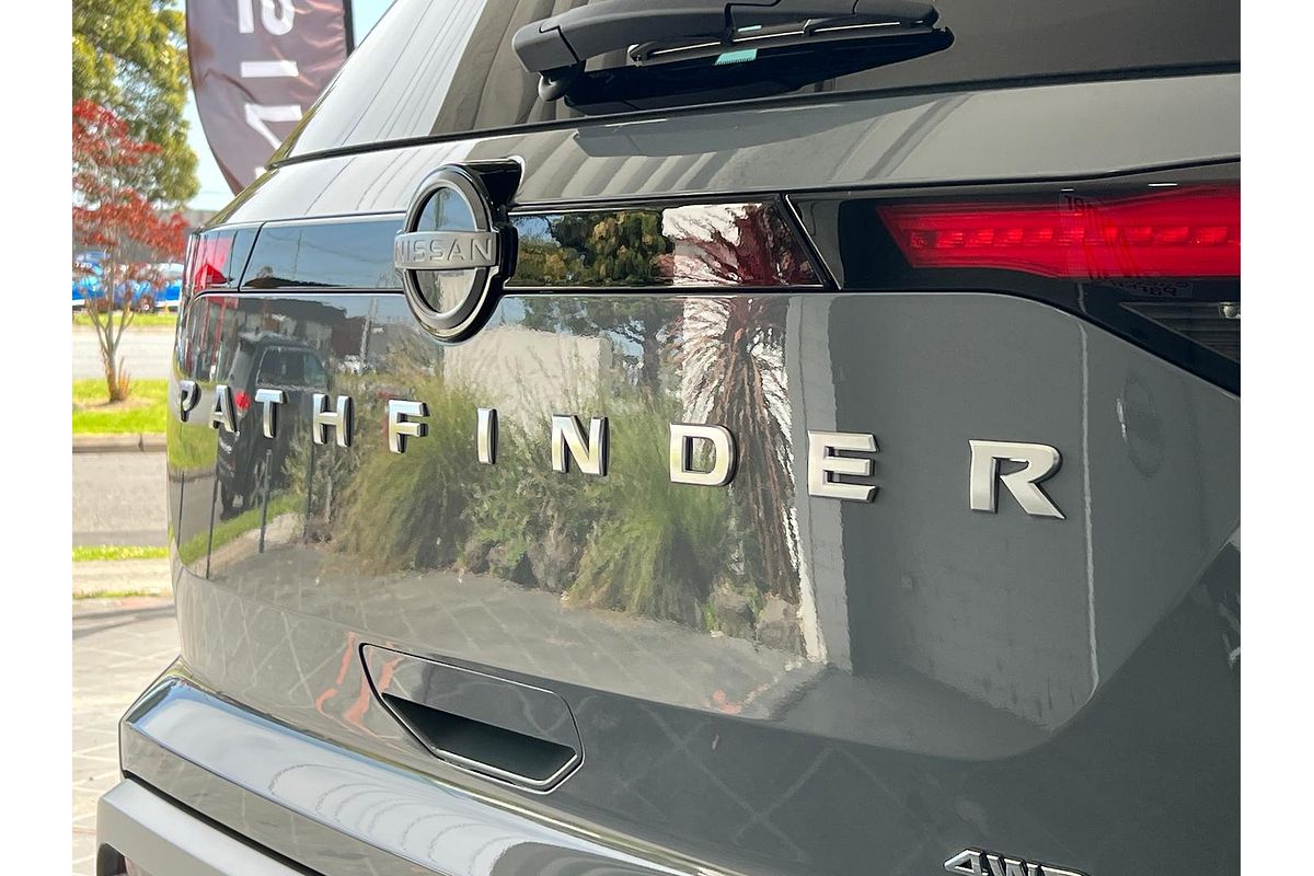 2024 Nissan Pathfinder Ti-L R53