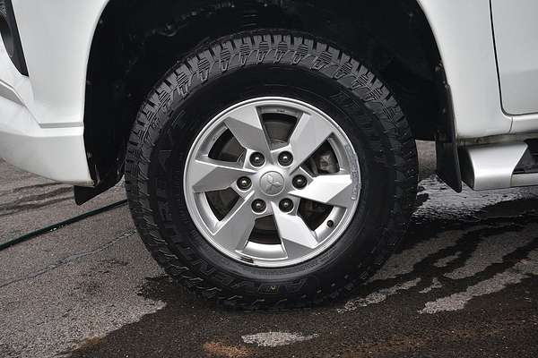 2019 Mitsubishi Triton GLX+ MR 4X4