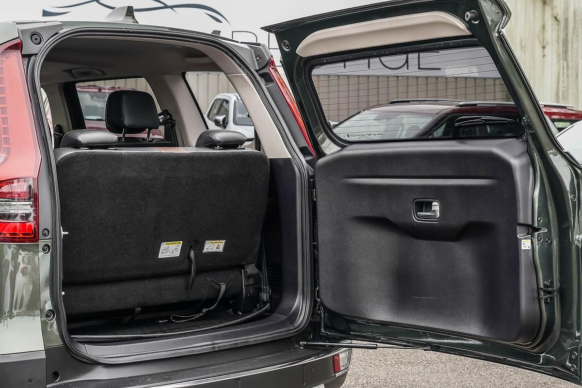 2023 Mahindra Scorpio Z8