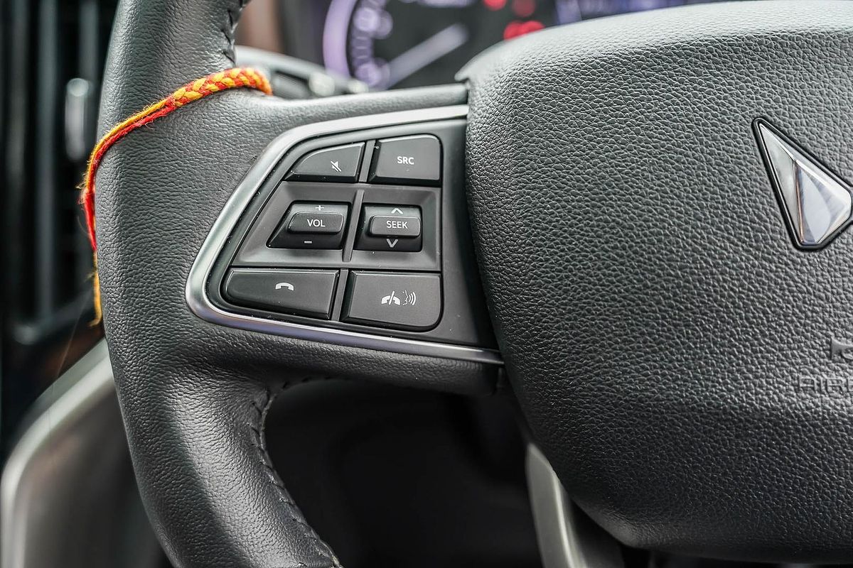 2023 Mahindra Scorpio Z8