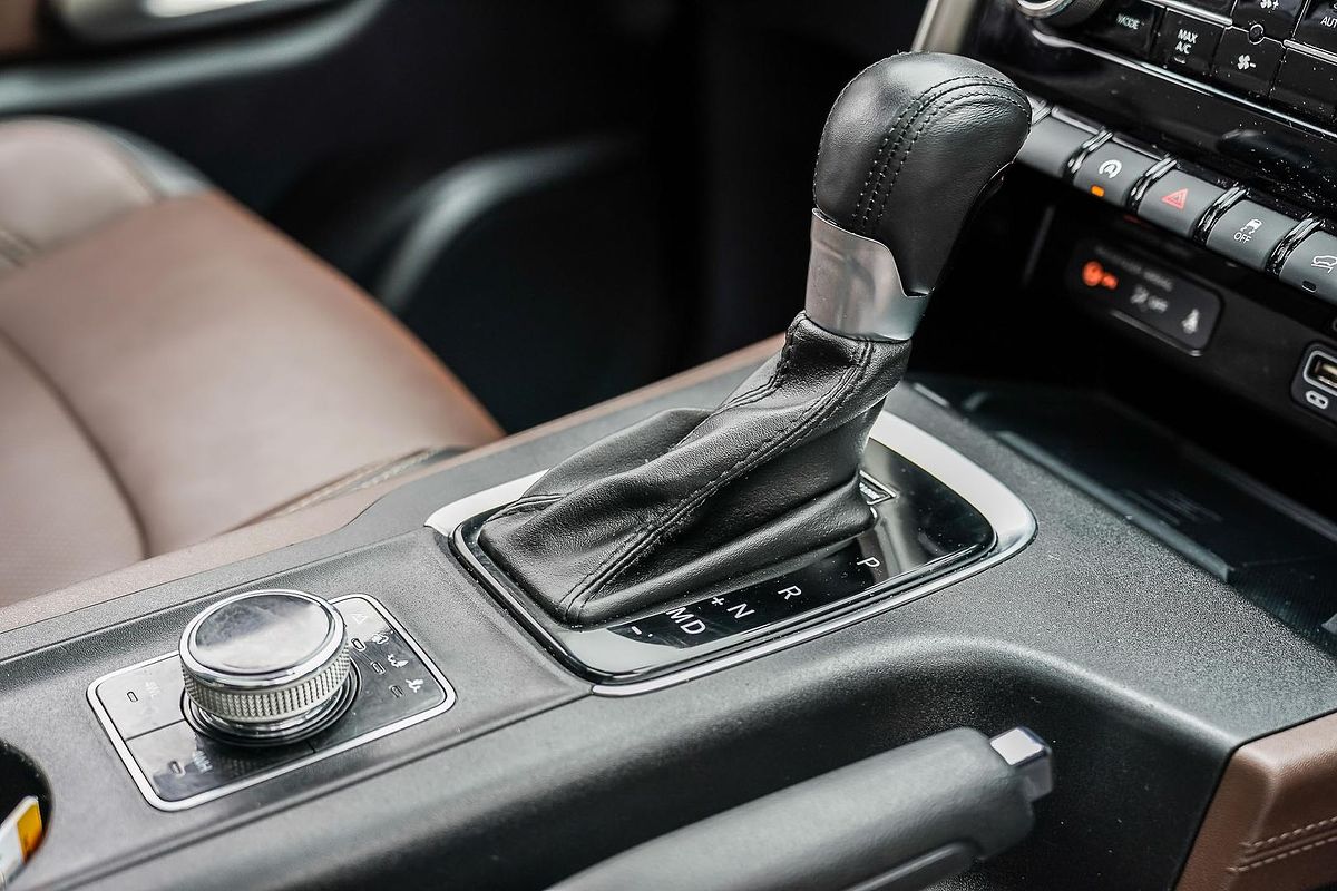 2023 Mahindra Scorpio Z8