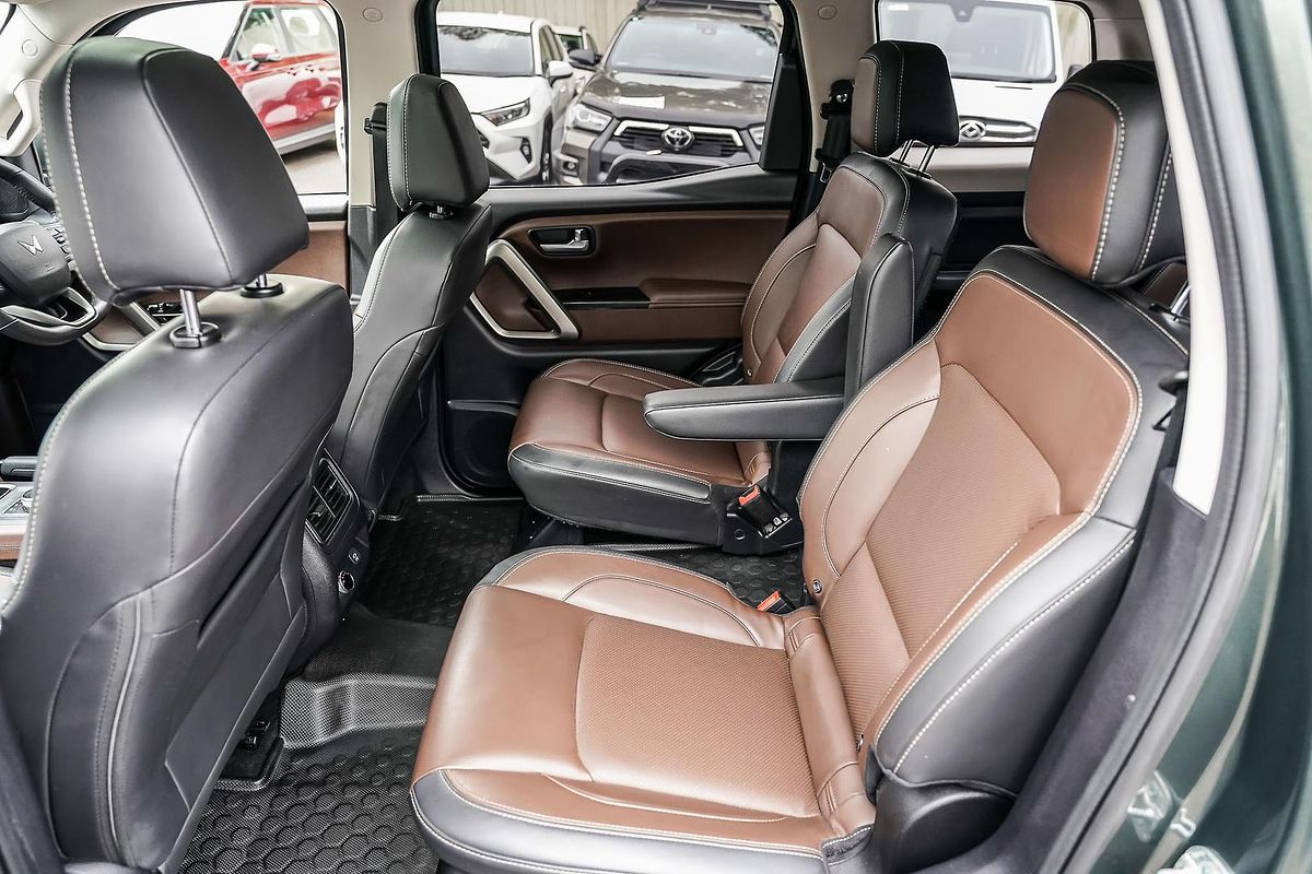 2023 Mahindra Scorpio Z8