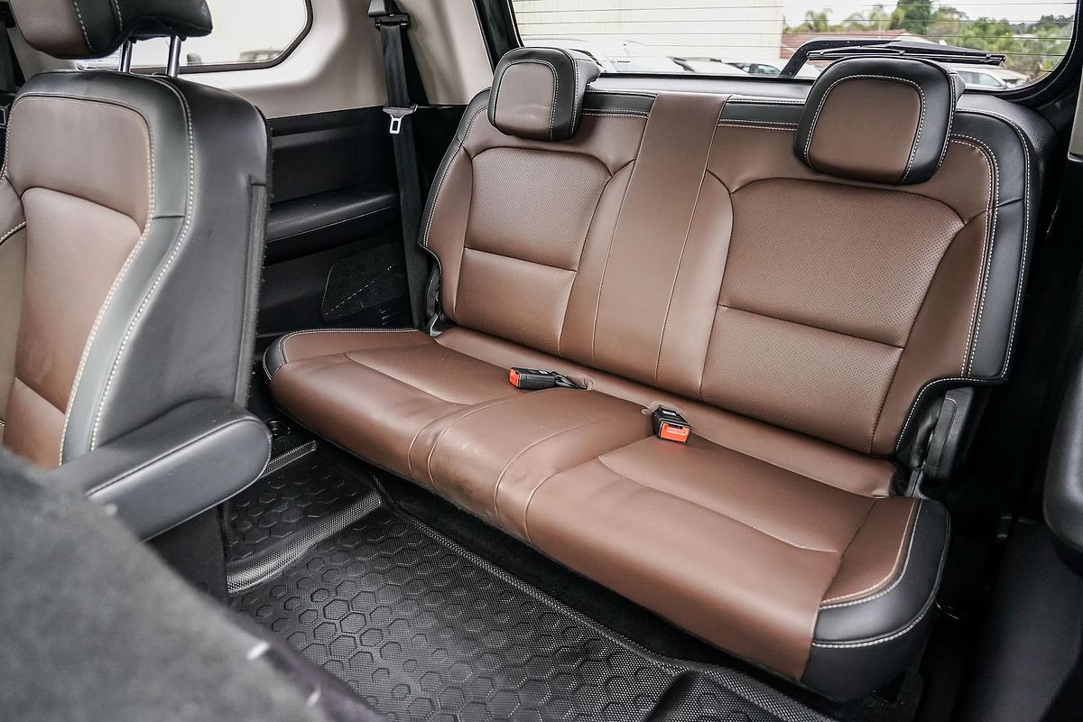 2023 Mahindra Scorpio Z8