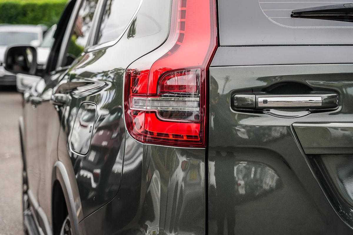 2023 Mahindra Scorpio Z8