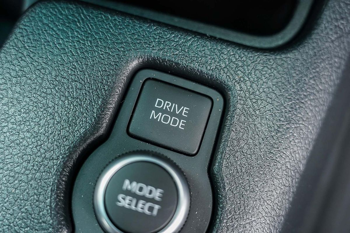 2024 Toyota Hilux Rogue 48V GUN126R 4X4