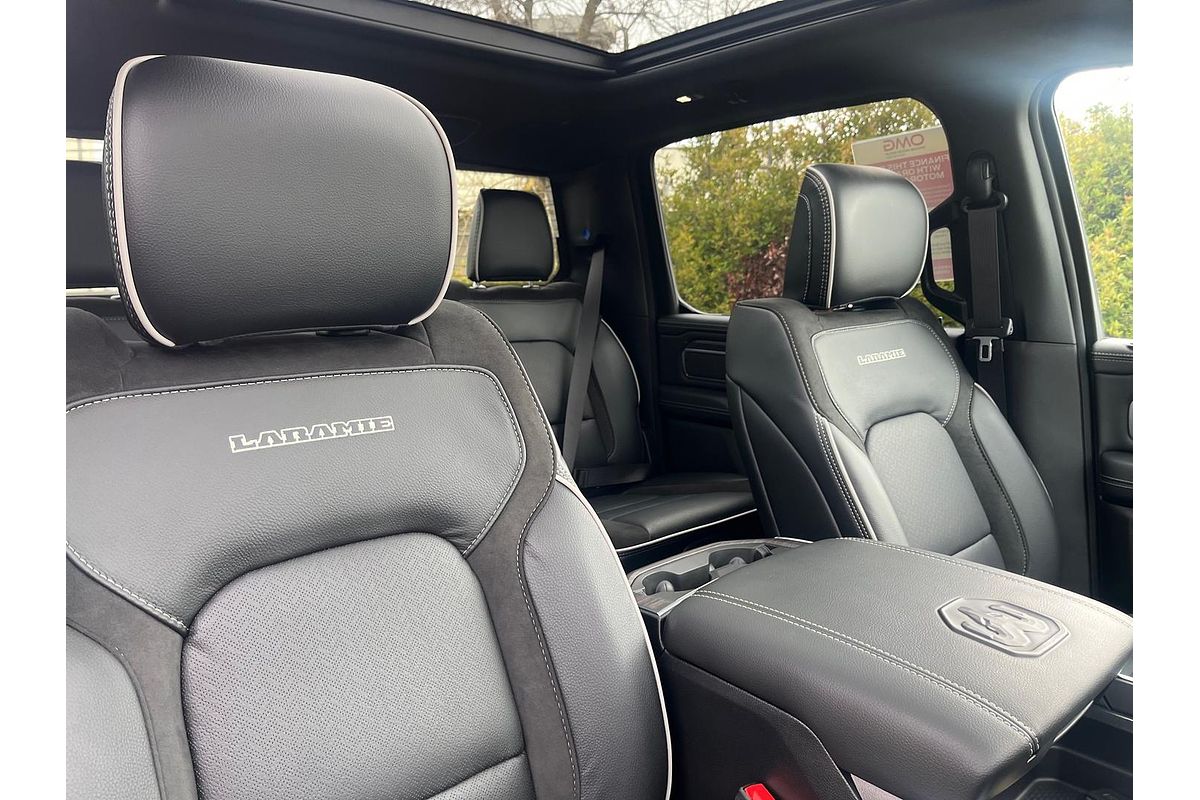 2025 RAM 1500 Laramie Sport Hurricane SO RamBox DT 4X4 SWB