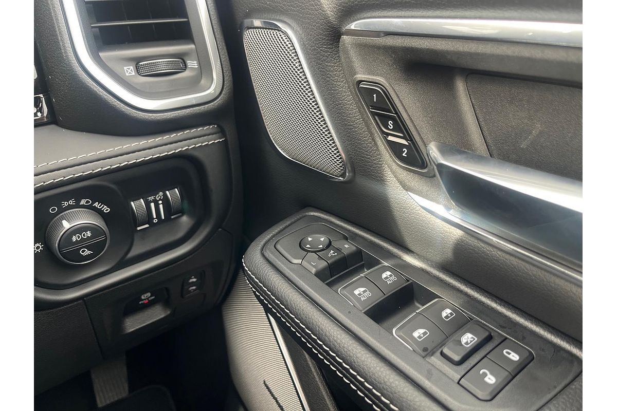 2025 RAM 1500 Laramie Sport Hurricane SO RamBox DT 4X4 SWB
