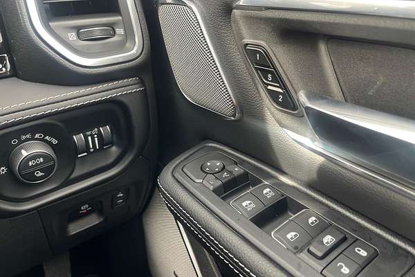 2025 RAM 1500 Laramie Sport Hurricane SO RamBox DT 4X4 SWB