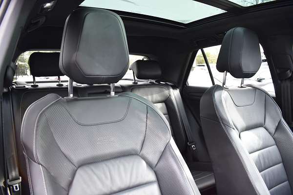 2022 Volkswagen T-Roc 140TSI R-Line D11