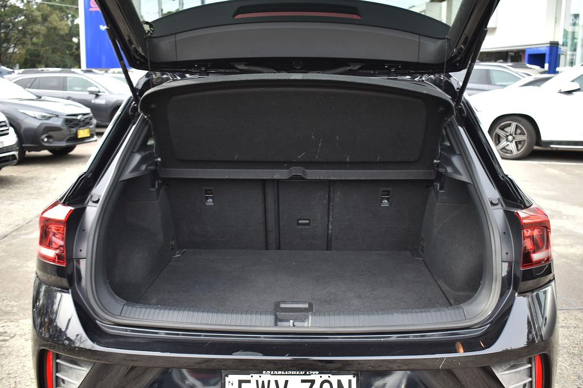 2022 Volkswagen T-Roc 140TSI R-Line D11