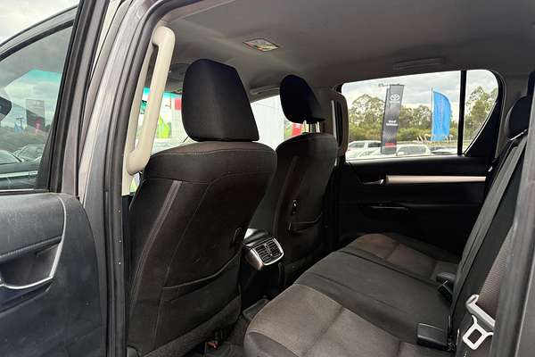 2018 Toyota Hilux SR5 GUN126R 4X4
