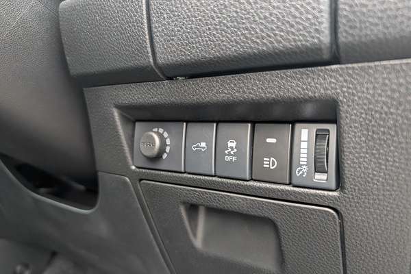 2025 Isuzu D-MAX BLADE 4X4