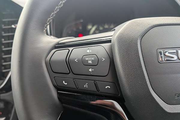 2025 Isuzu D-MAX BLADE 4X4