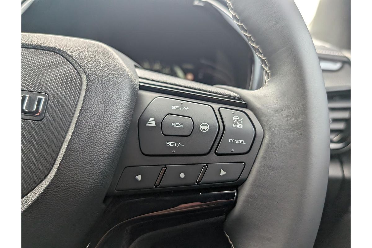 2025 Isuzu D-MAX BLADE 4X4