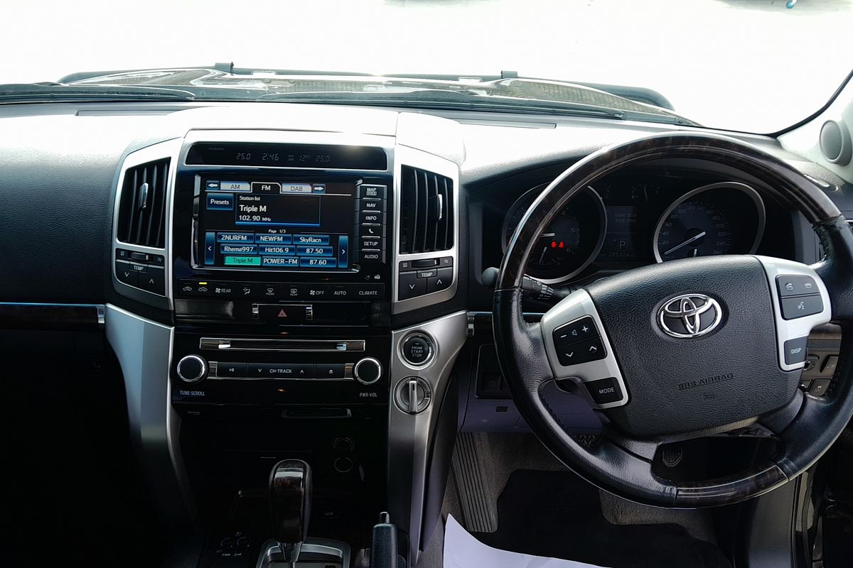 2014 Toyota Landcruiser Sahara VDJ200R