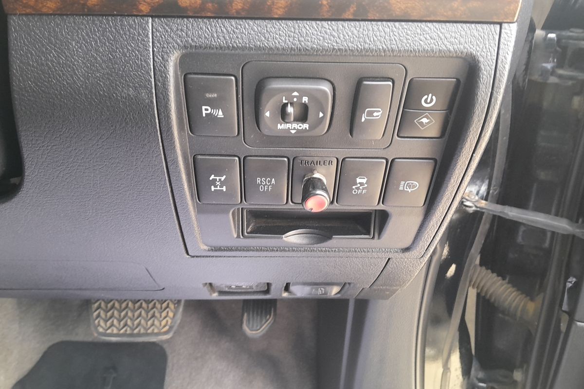 2014 Toyota Landcruiser Sahara VDJ200R