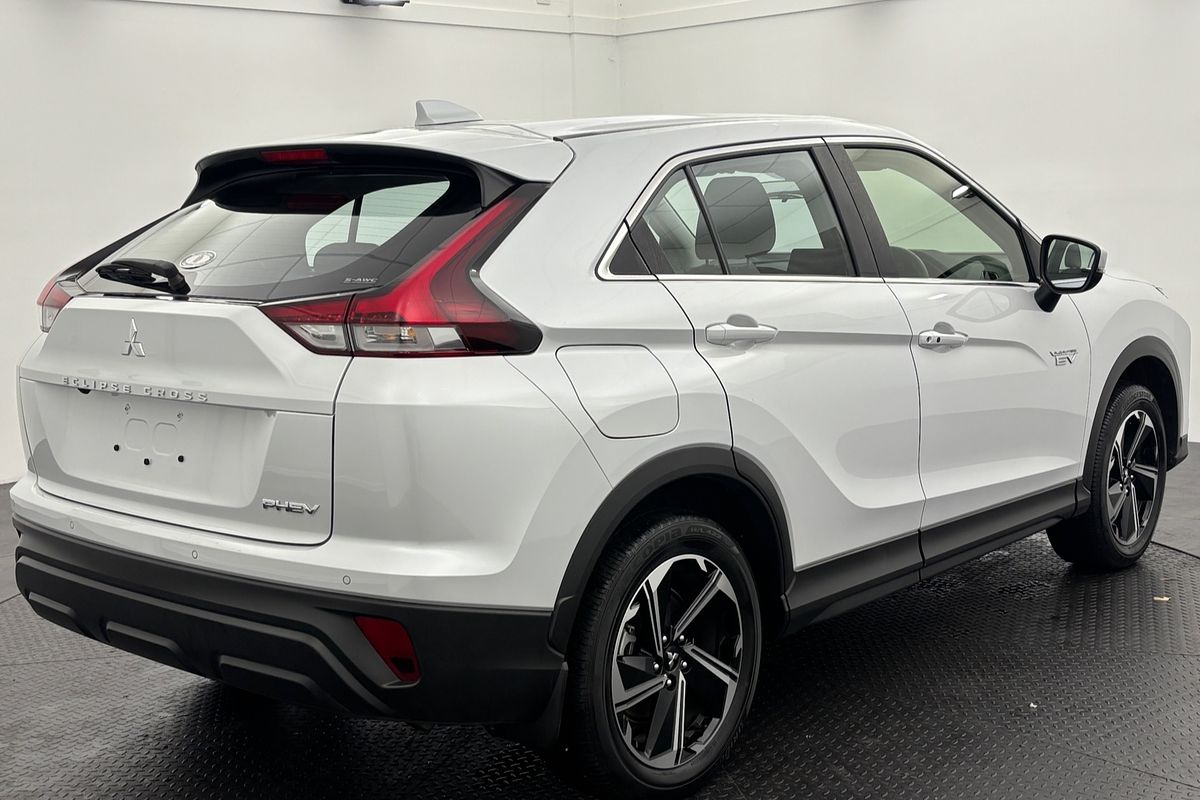 2023 Mitsubishi Eclipse Cross PHEV ES YB