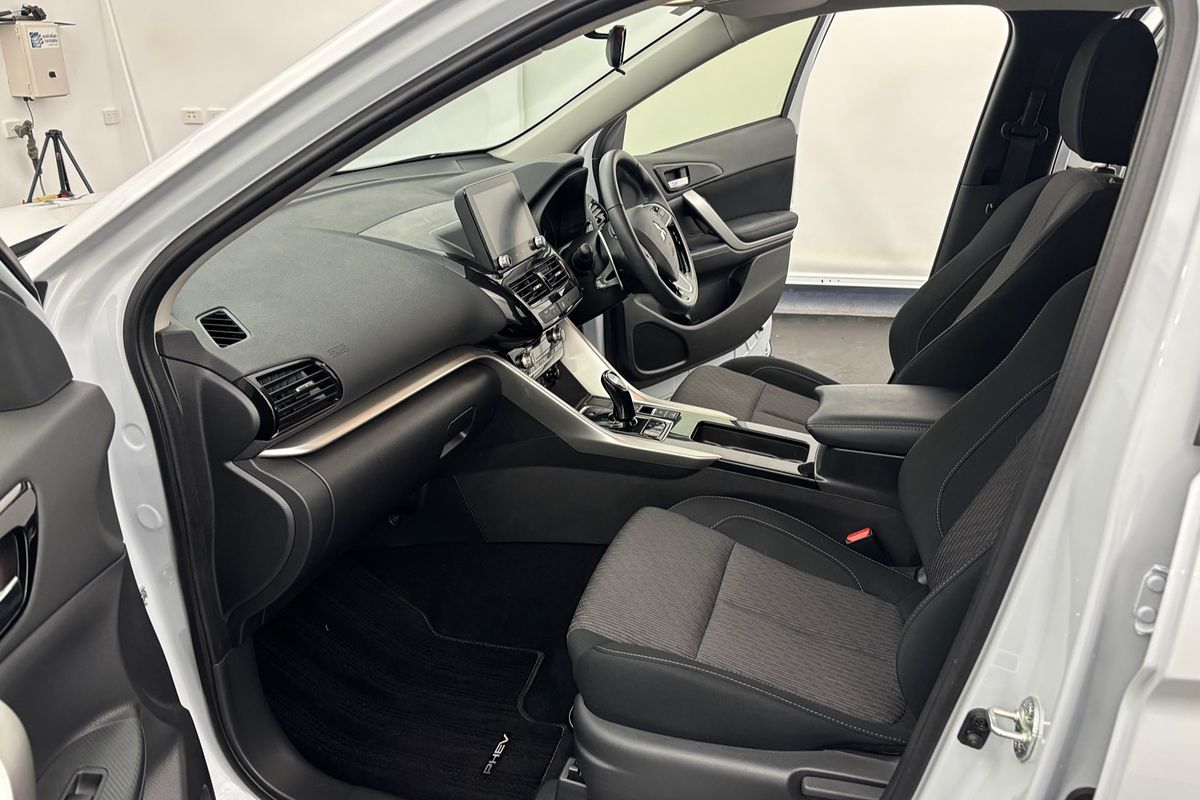2023 Mitsubishi Eclipse Cross PHEV ES YB