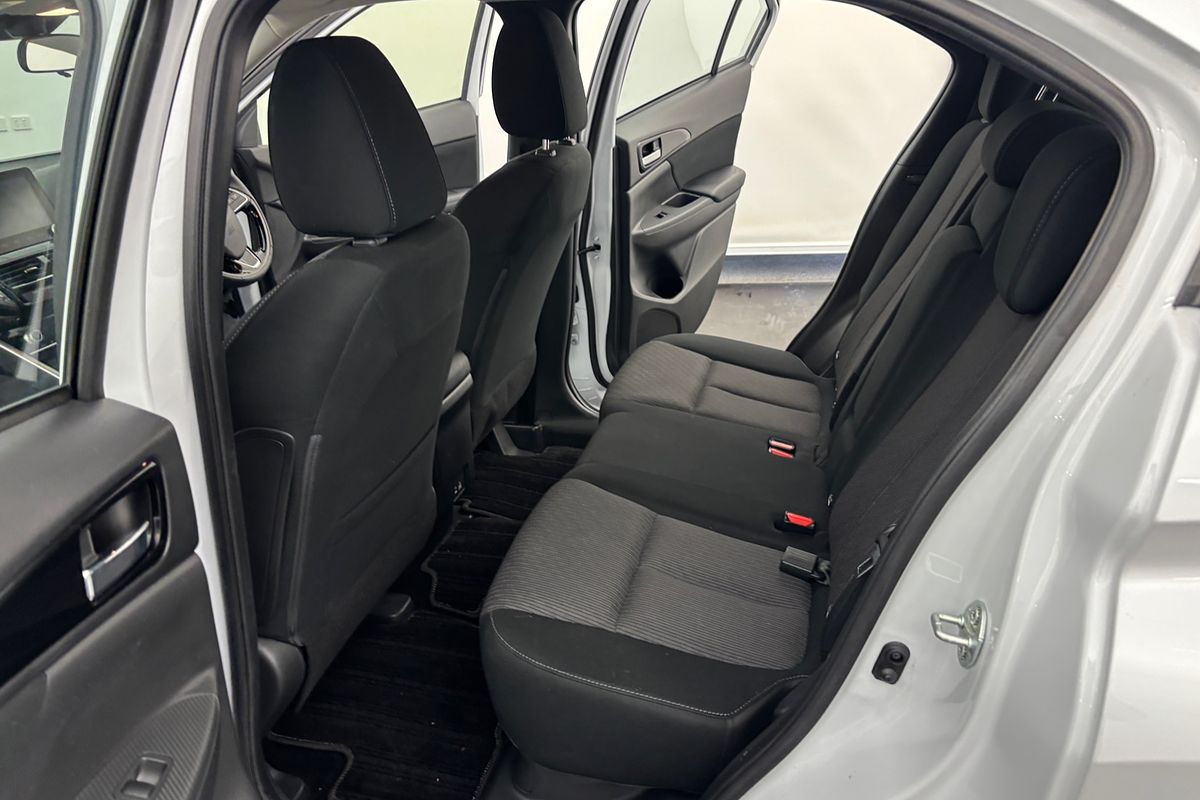 2023 Mitsubishi Eclipse Cross PHEV ES YB