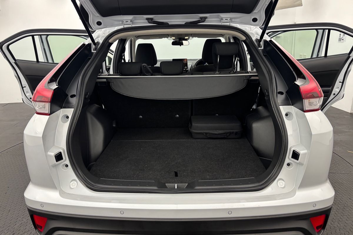 2023 Mitsubishi Eclipse Cross PHEV ES YB
