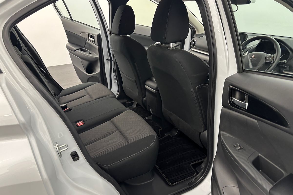 2023 Mitsubishi Eclipse Cross PHEV ES YB