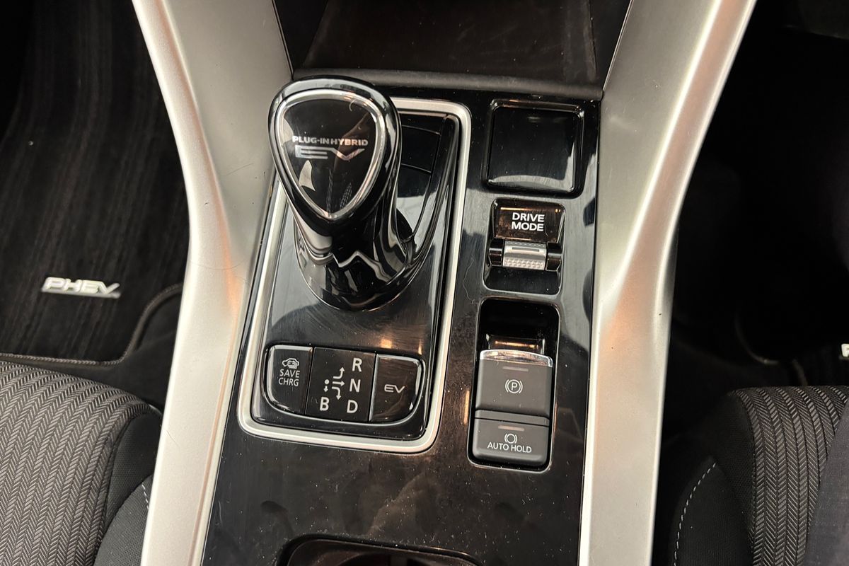 2023 Mitsubishi Eclipse Cross PHEV ES YB