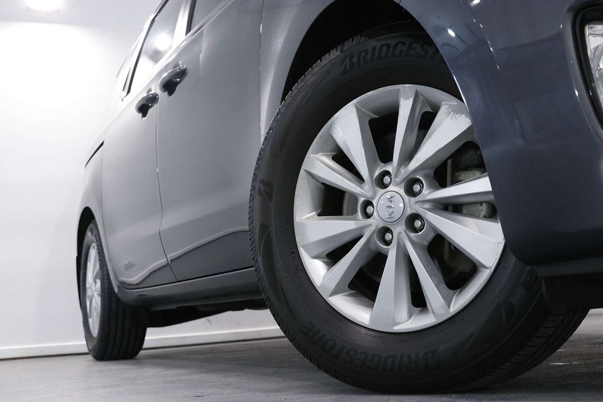 2015 Kia Carnival Si YP