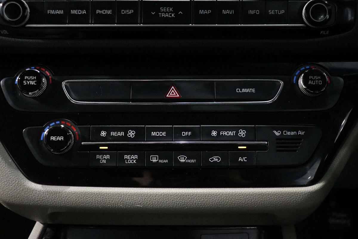 2015 Kia Carnival Si YP
