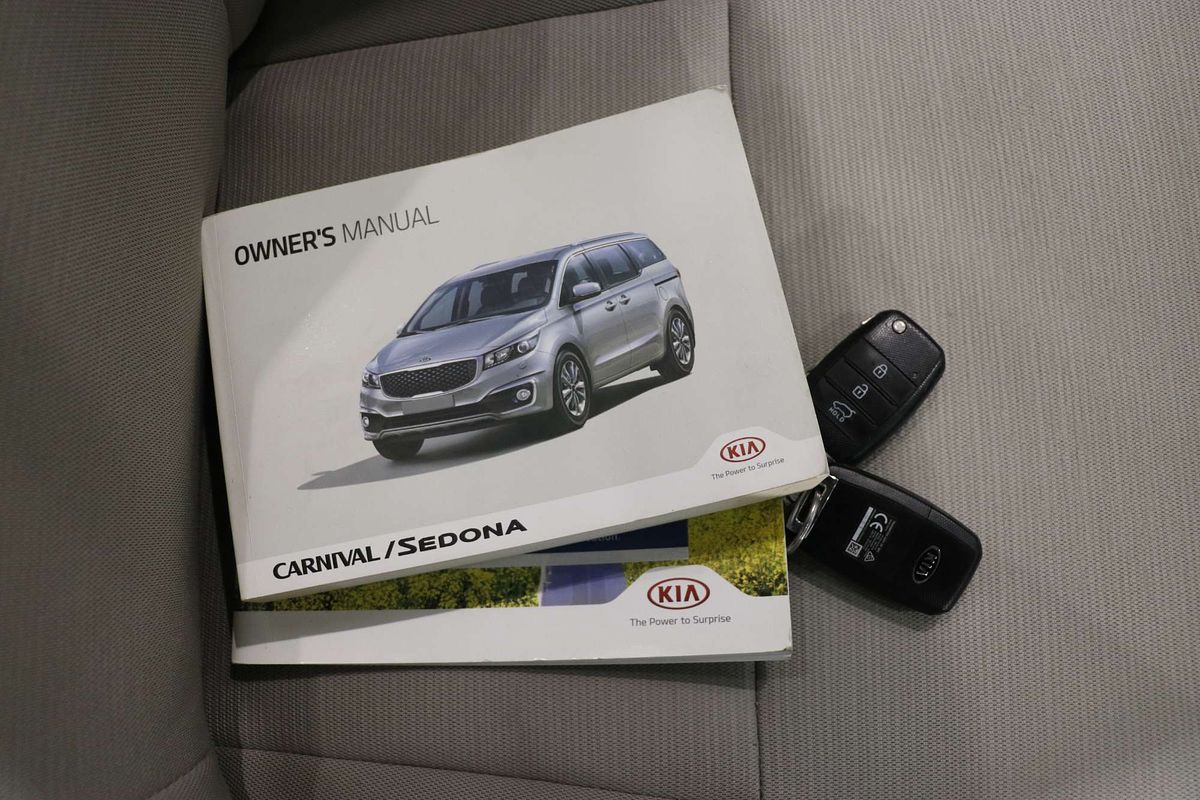 2015 Kia Carnival Si YP