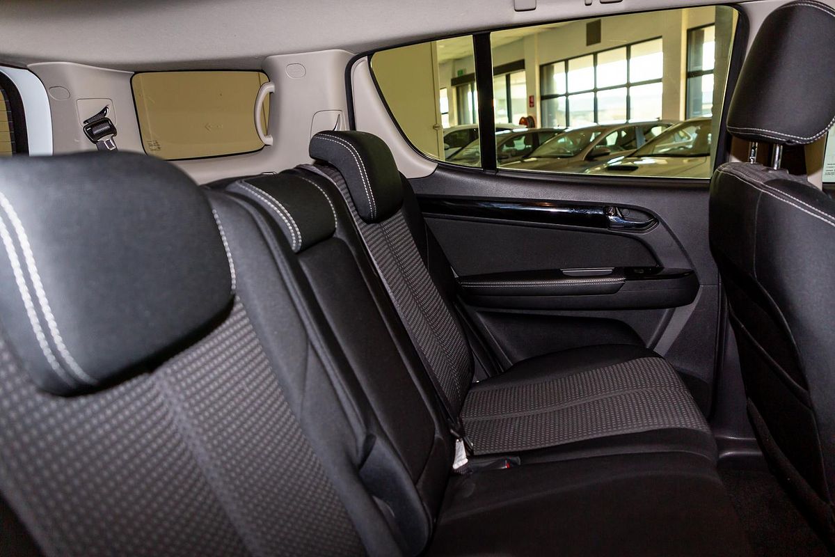 2021 Isuzu MU-X LS-U