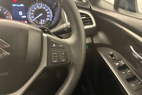 2023 Suzuki S-Cross JYB