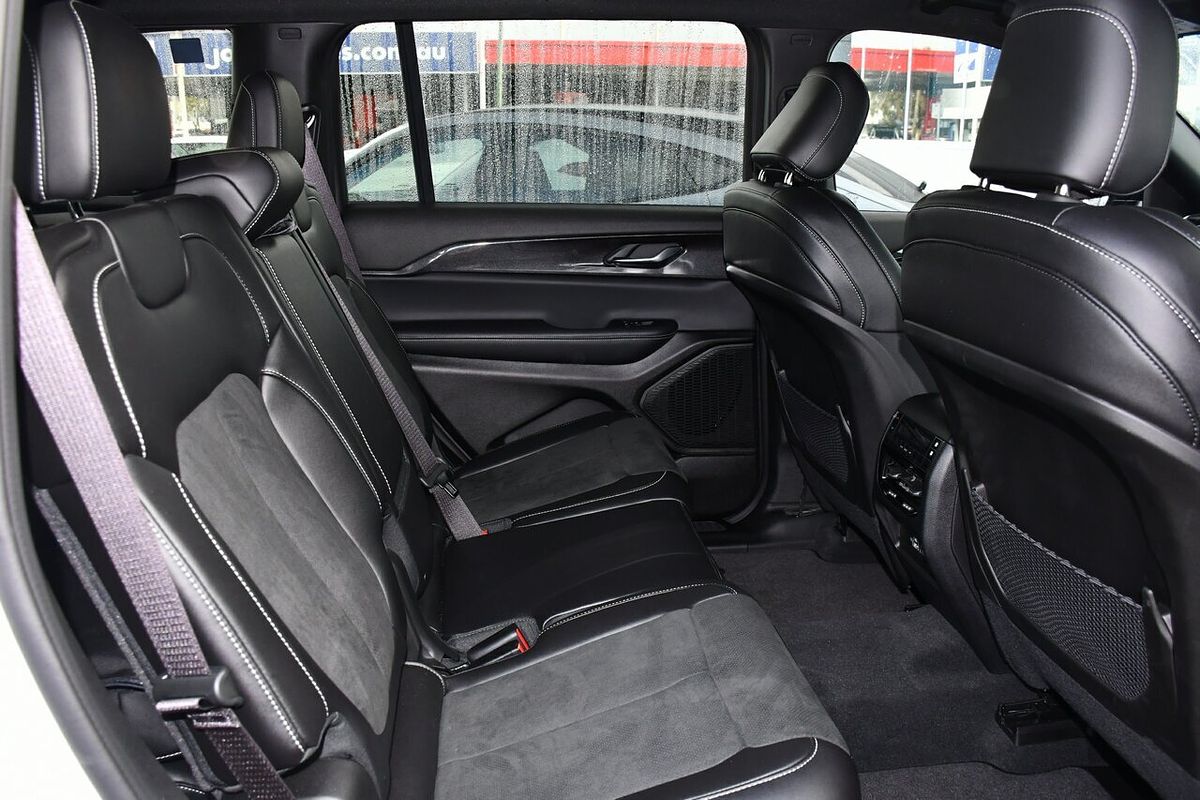 2023 Jeep Grand Cherokee Night Eagle WL