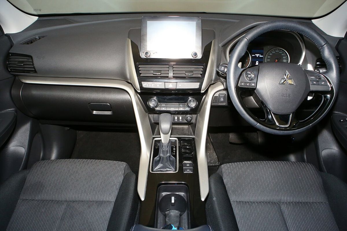 2024 Mitsubishi Eclipse Cross LS YB