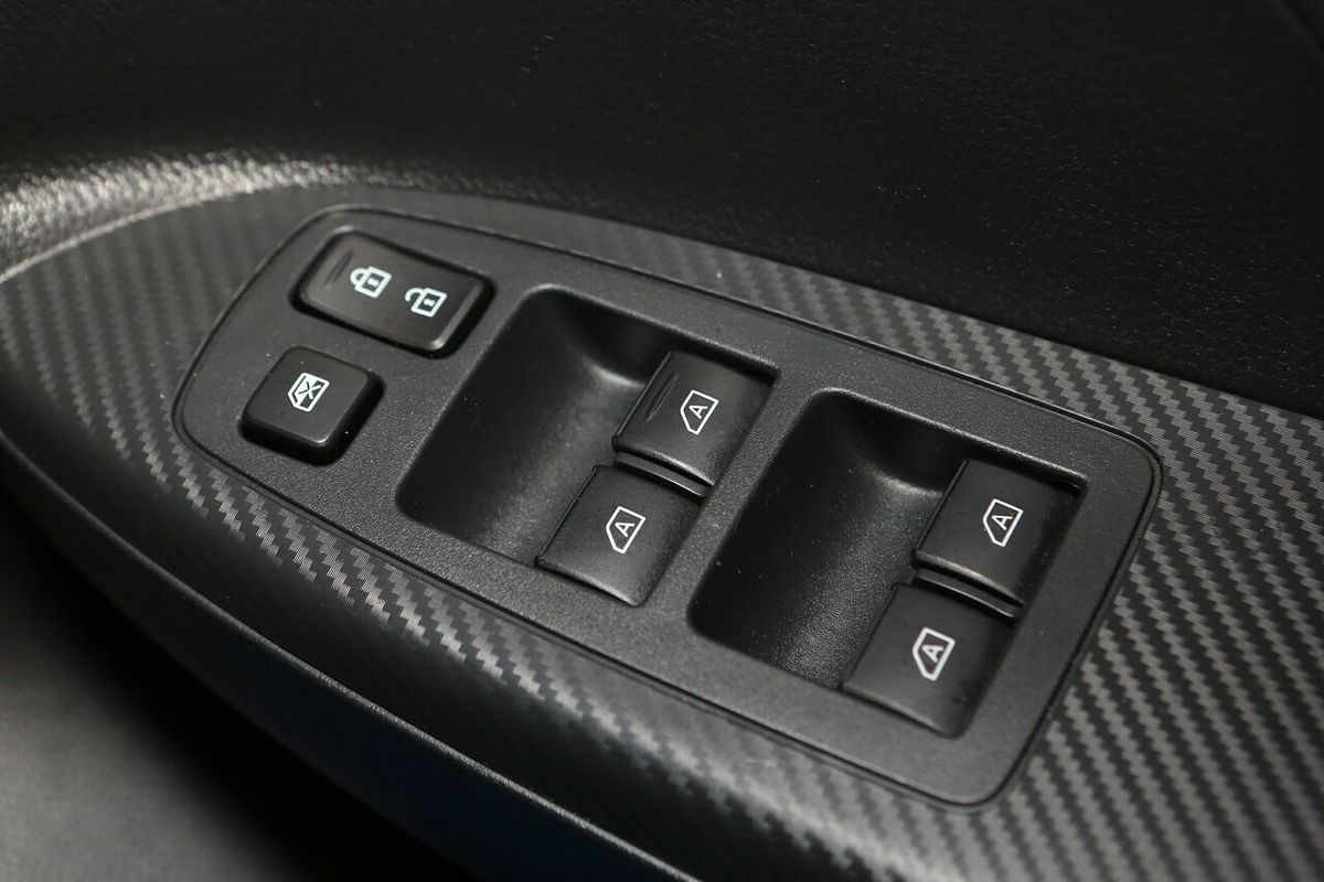 2024 Mitsubishi Eclipse Cross LS YB