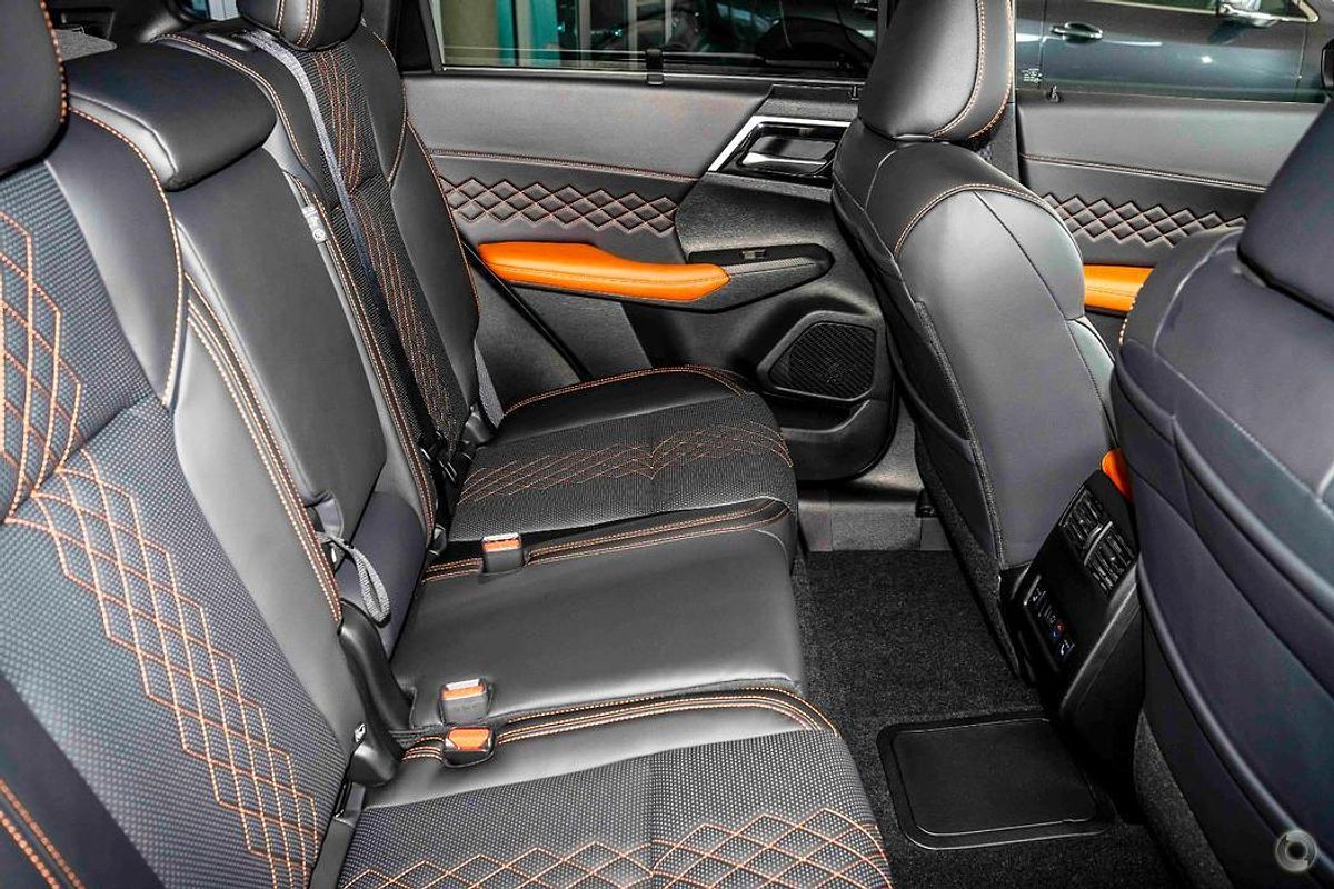 2025 Mitsubishi Outlander PHEV Exceed Tourer ZM